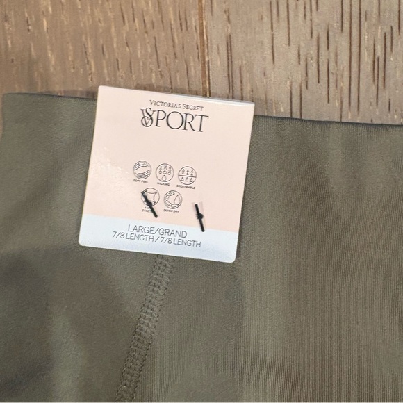 Victoria's Secret Sport VSX NWT $40 Essential Pocket 7/8 Leggings L Sage Green - Picture 13 of 13